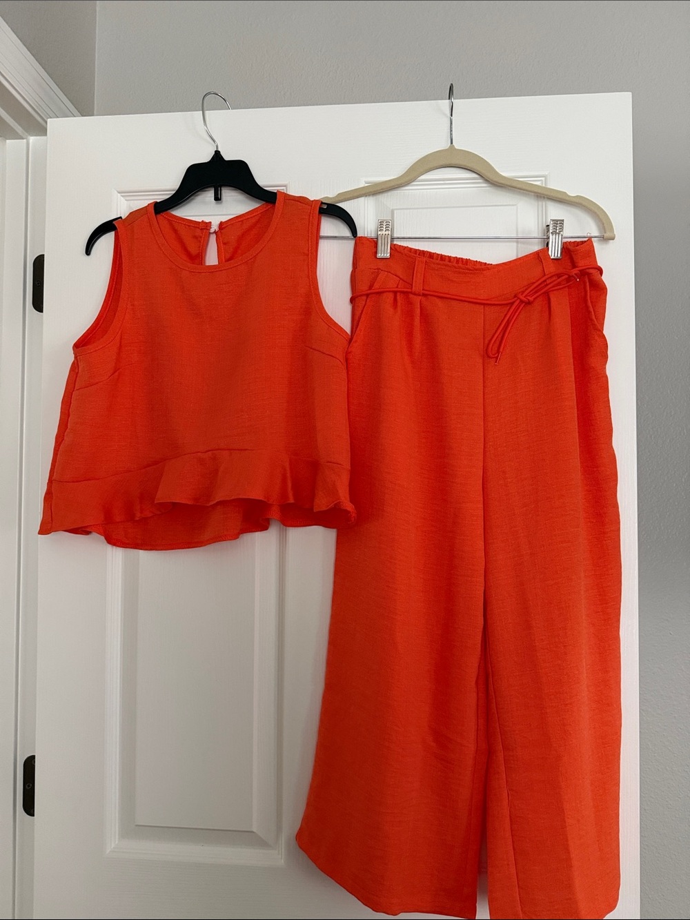 Bright orange pants outfit